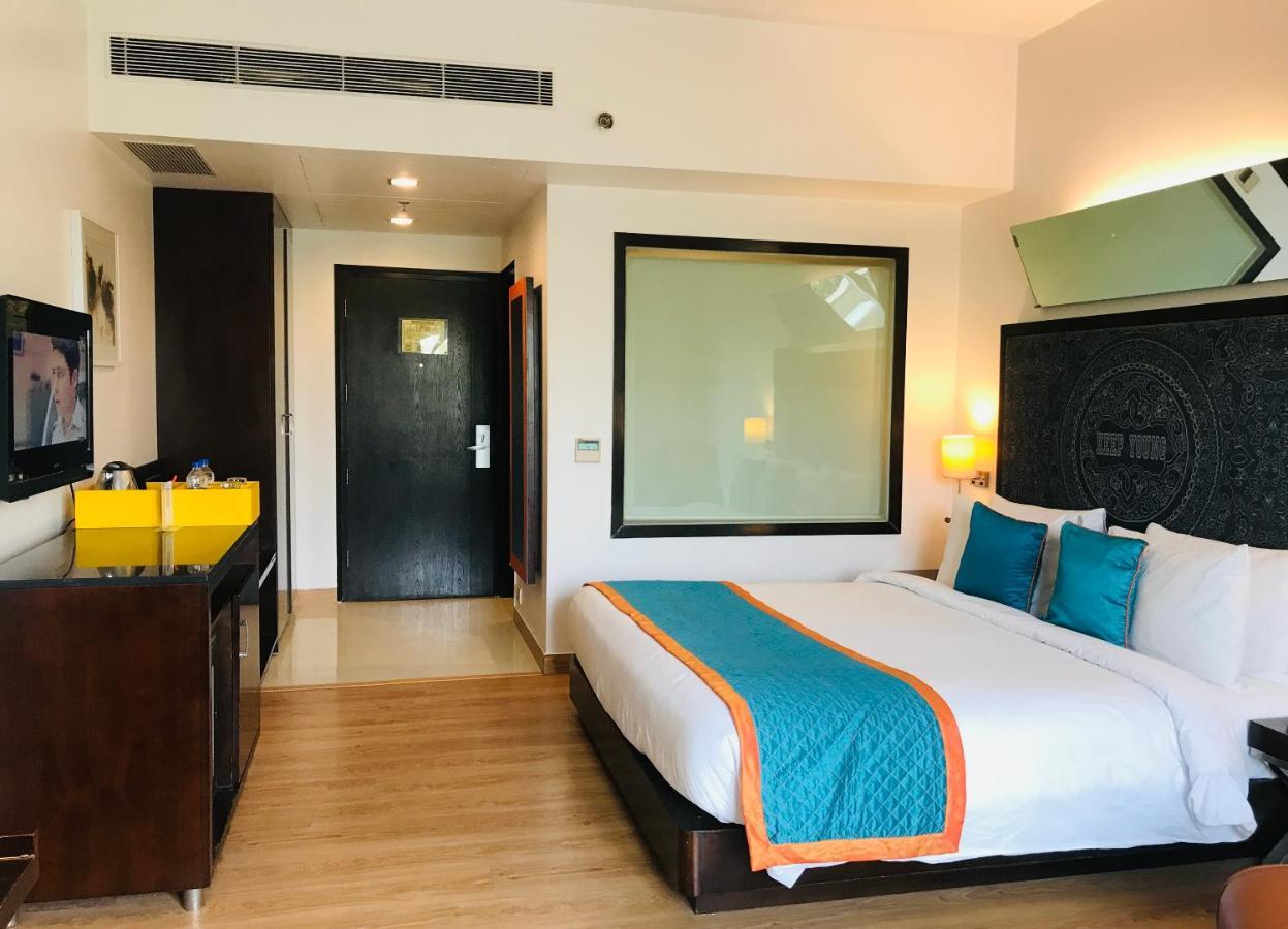 Golden Tulip City Centre Gurgaon Exterior foto
