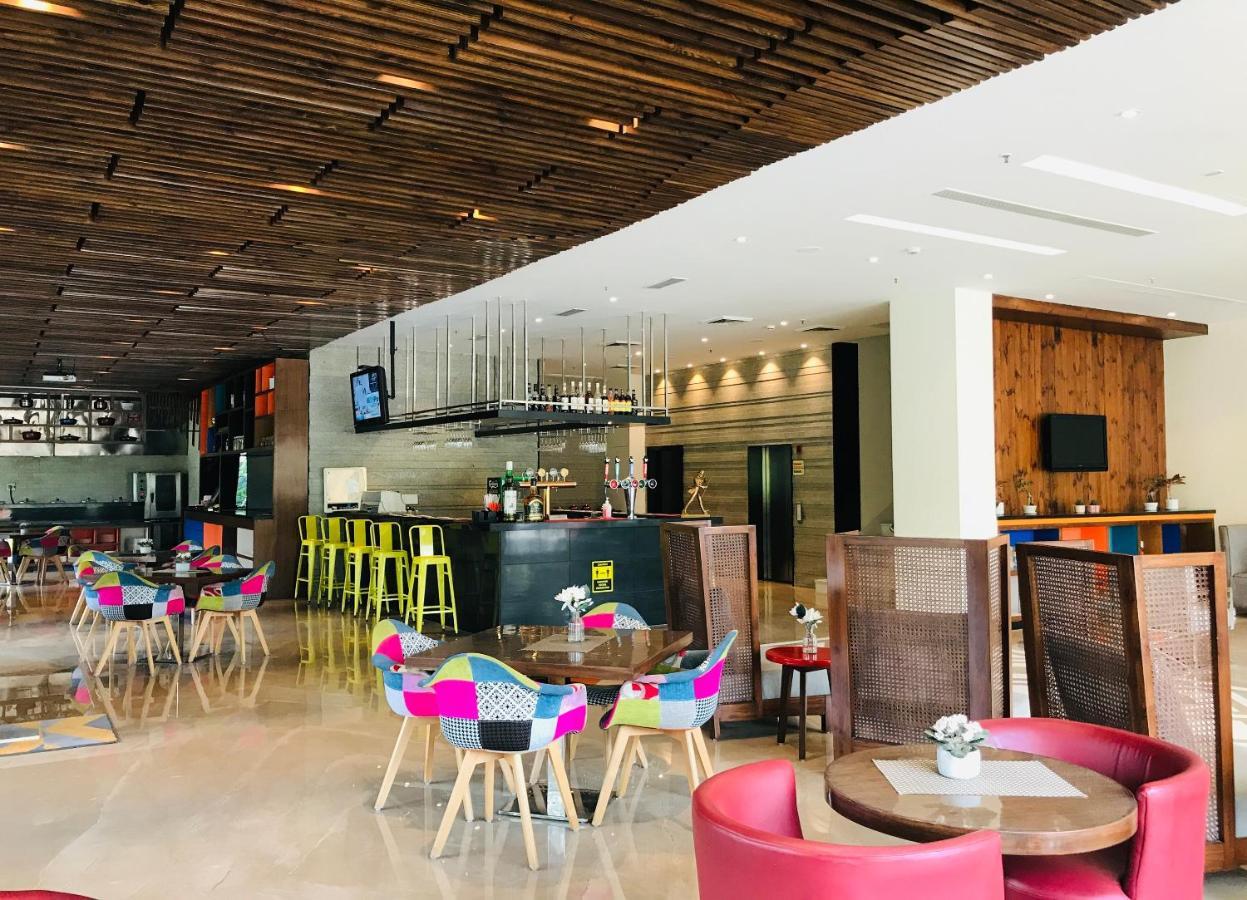 Golden Tulip City Centre Gurgaon Exterior foto